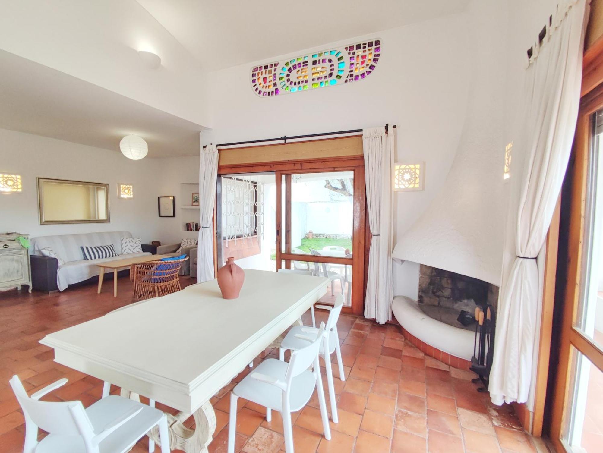 Oura Family House Vakantiehuis